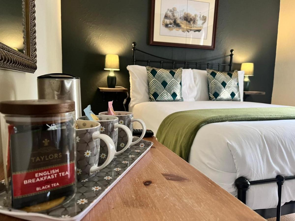 Red Lion Hotel Бейкуел Екстериор снимка