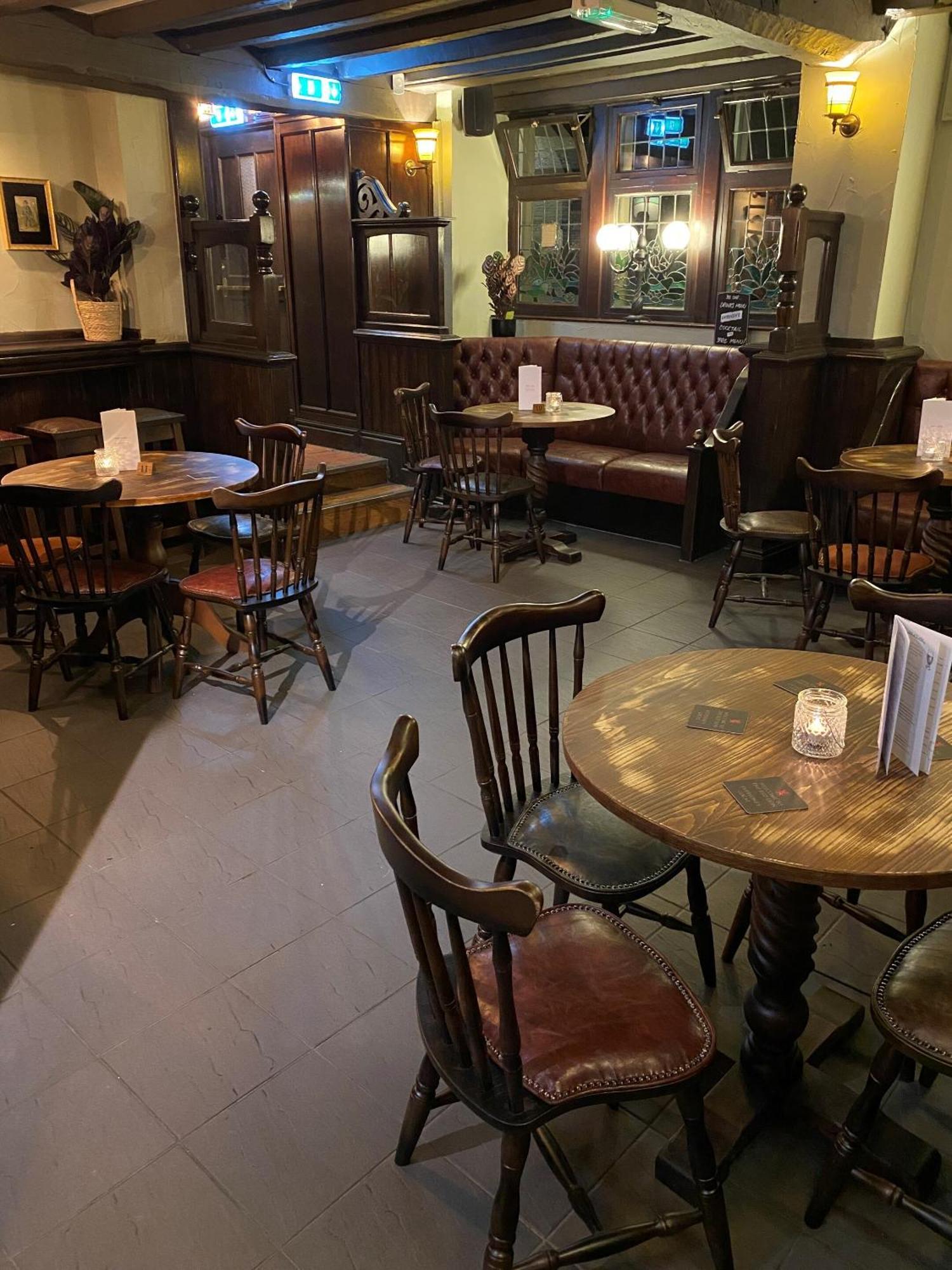 Red Lion Hotel Бейкуел Екстериор снимка